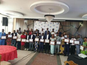 formées et incubées par IITA dans le cadre du PICAGL, 25 entreprises de jeunes agri-preneurs reçoivent du matériel pour moderniser leurs activités 