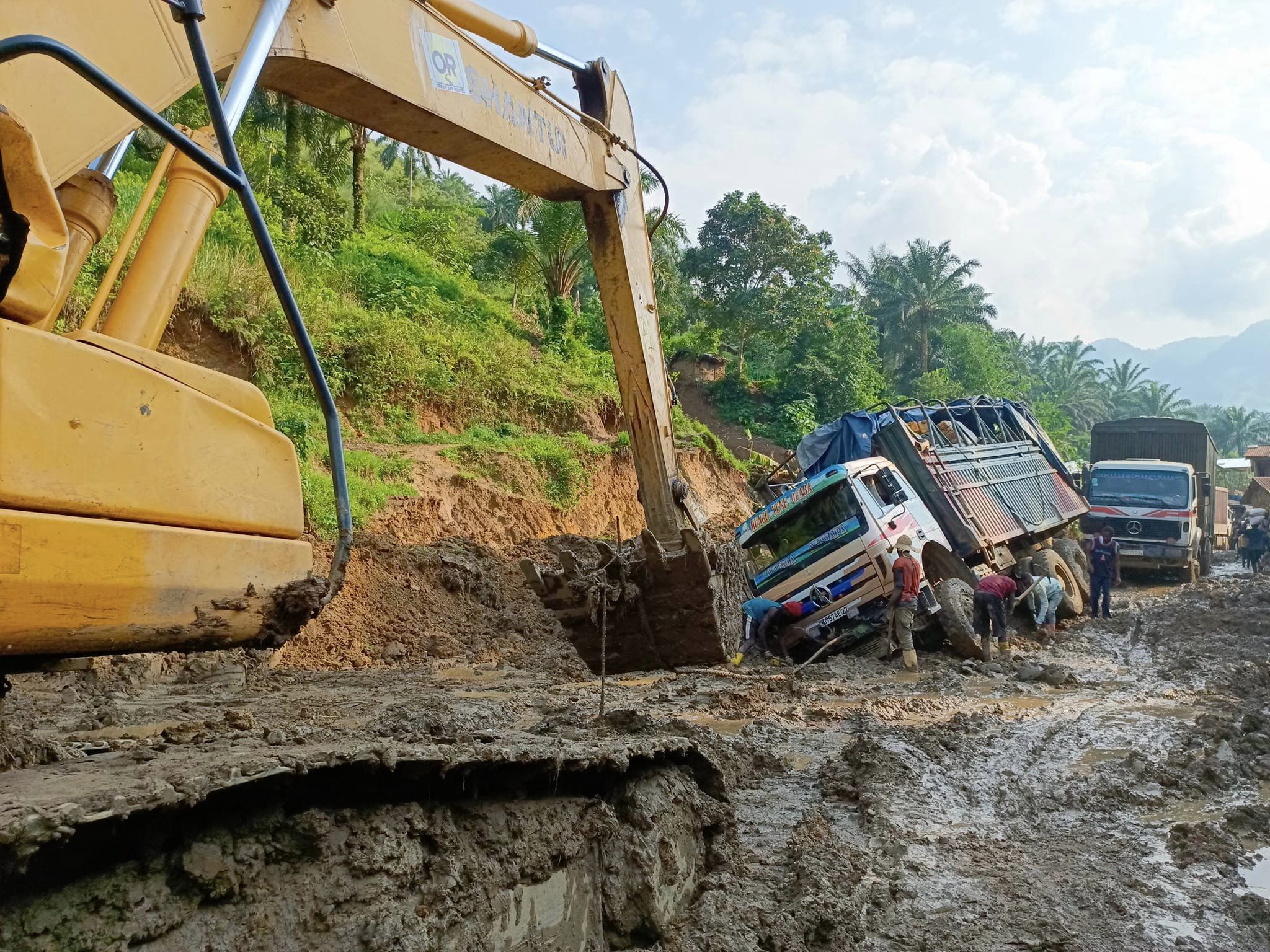 la Route Nationale 2 axe BUKAVU - MWENGA au Sud - Kivu.