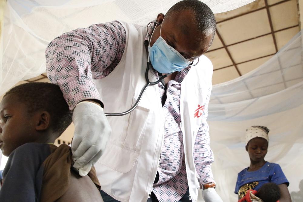 En RDC, la rougeole tue et gagne à nouveau du terrain (MSF)