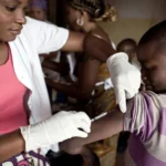 Vaccination contre la rougeole organisée par MSF à Lubumbashi en République démocratique du Congo - Février 2011 © Gwenn Dubourthoumieu