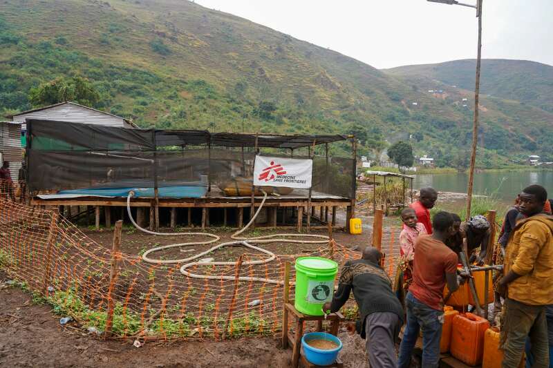 Sud-Kivu : MSF en première ligne face à une épidémie de choléra à Lomera, ravagée par la ruée vers l’or Une grave épidémie de choléra frappe actuellement Lomera, un village du groupement de Luhihi (Kabare) du Sud-Kivu en République démocratique du Congo