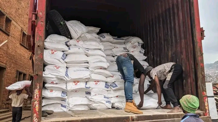 l’UNICEF appuie la REGIDESO avec 70 tonnes de sulfate d’aluminium pour améliorer l’accès à l’eau potable