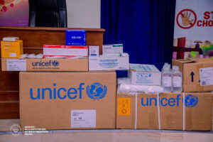 L’UNICEF remet 20 tonnes de médicaments