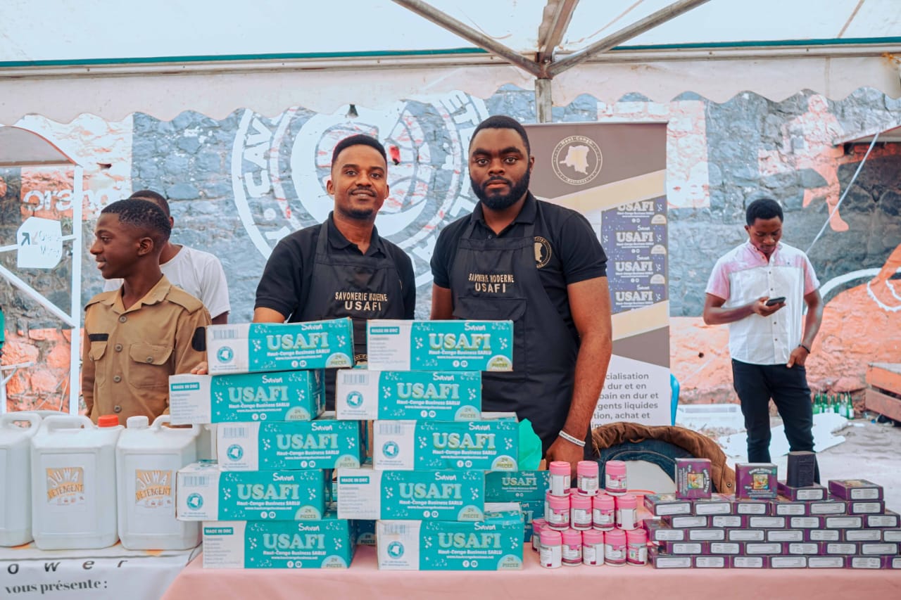 Munyaka Alpha et son Associé