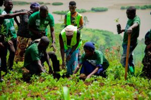 Des agriculteurs sur terrain à Mumosho