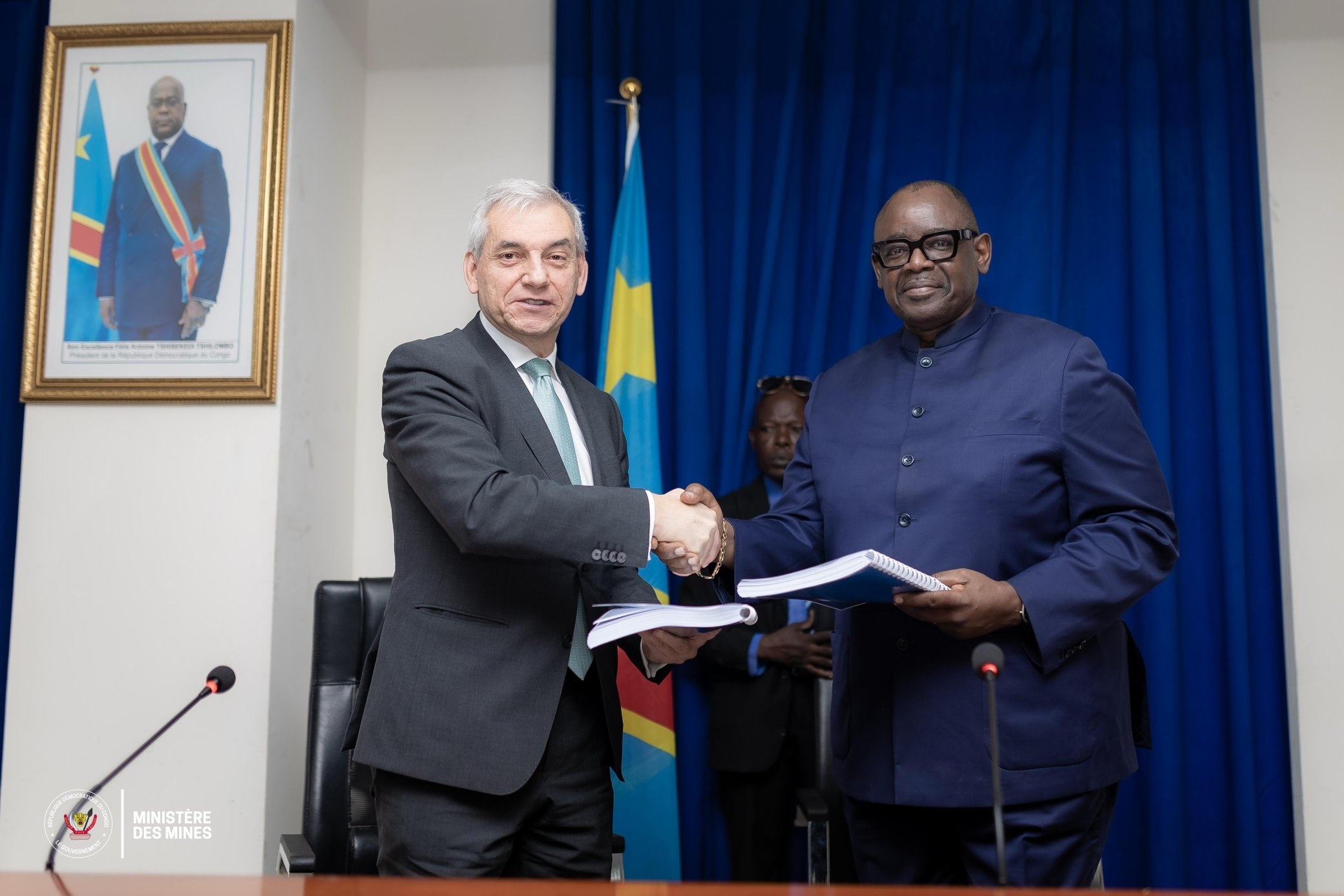 le ministre des Mines, Lois Kabamba