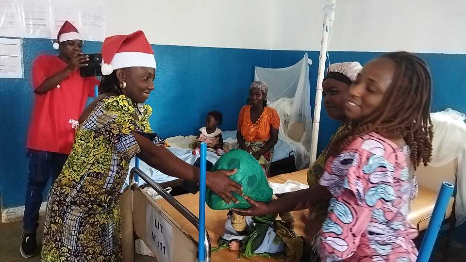 une assistance de l’ASSO-MSF Binza à l’Hôpital de Nyamilima