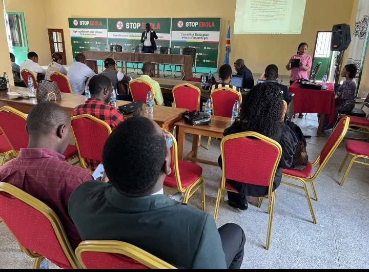 Formation de journalistes sur la maladie à virus Ebola